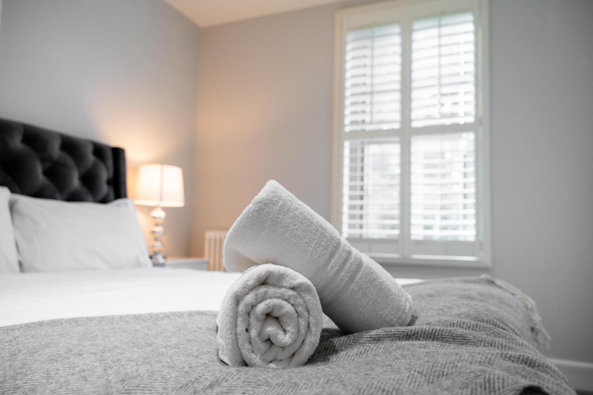 Escape Ordinary At Lough Erne Golf Village Enniskillen Eksteriør bilde