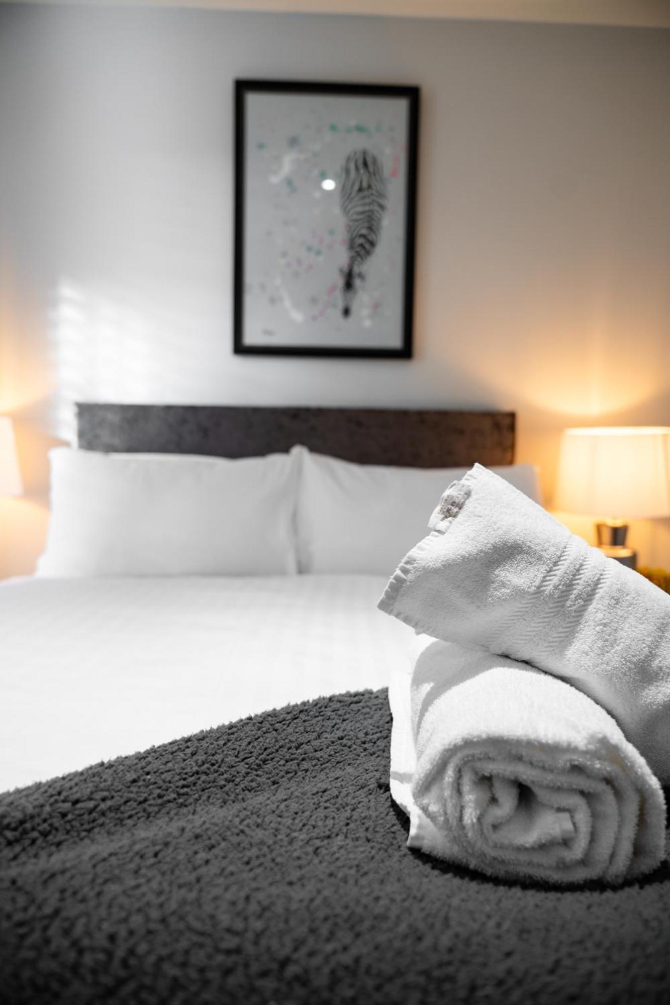 Escape Ordinary At Lough Erne Golf Village Enniskillen Eksteriør bilde